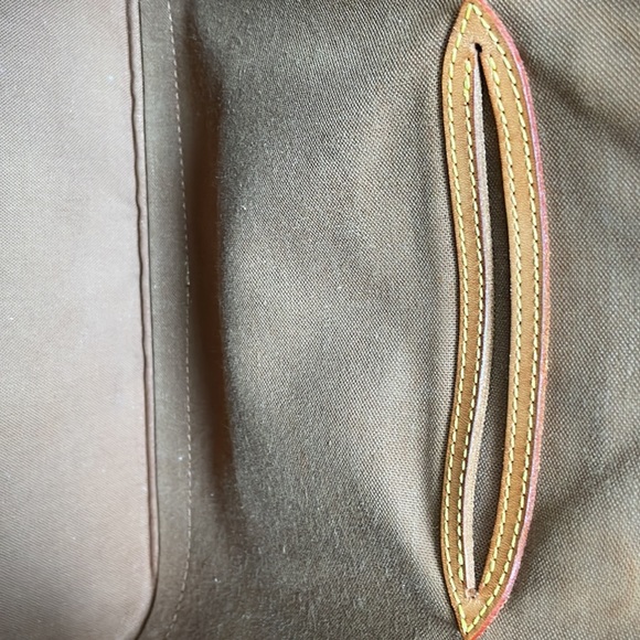 Louis Vuitton Alma - Picture 11 of 15